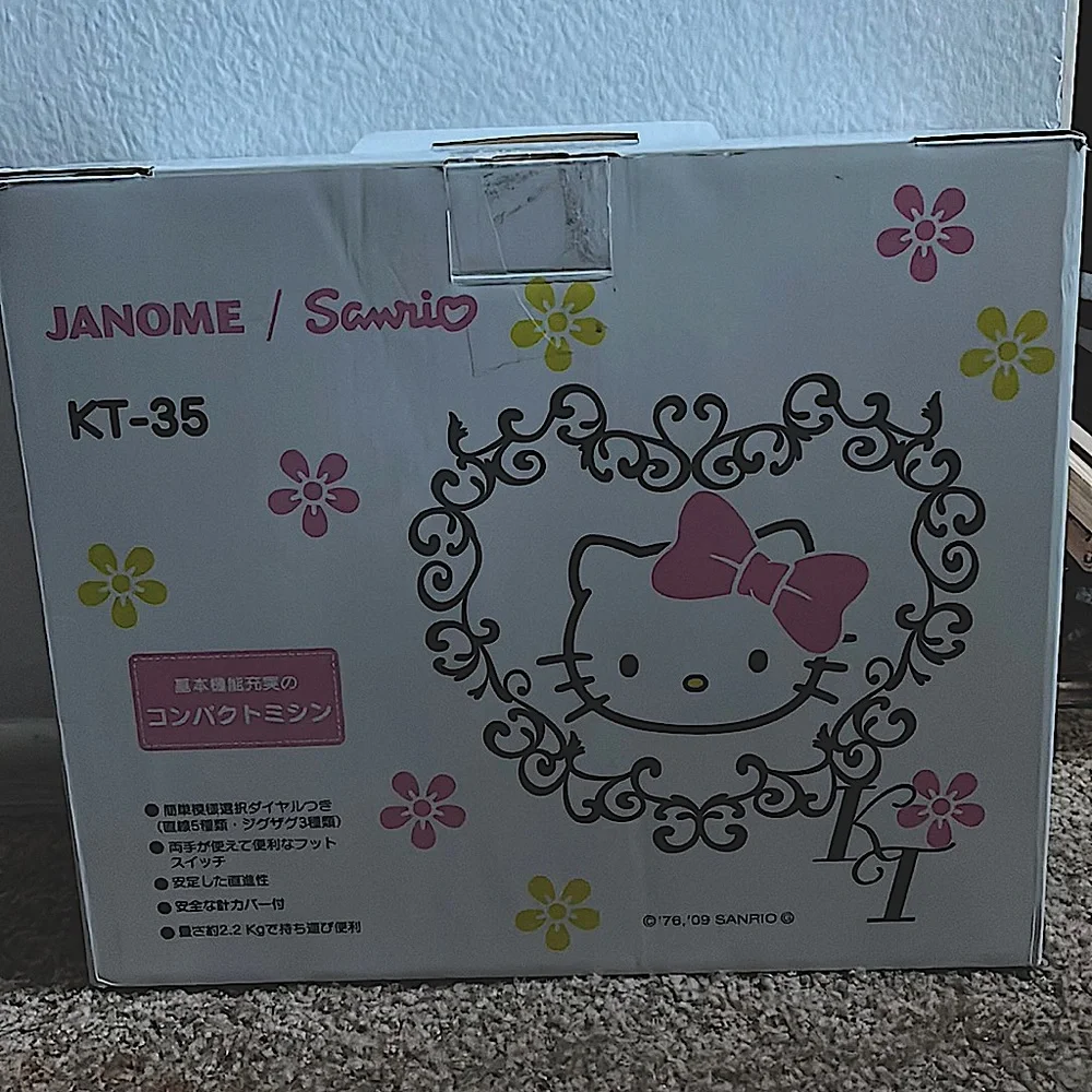 Sanrio Hello kitty sewing machine - Picture 1 of 3